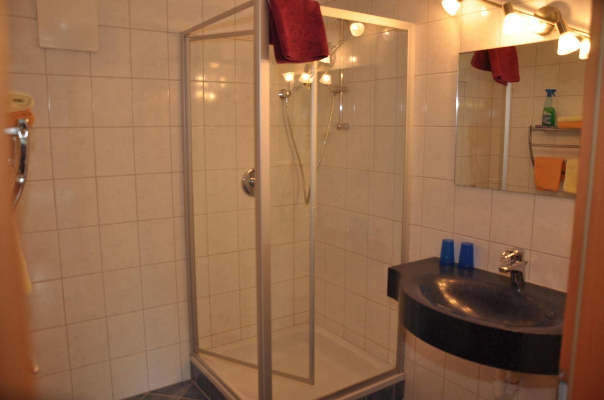 Kratzerwirt Apartments Нойщифт им Щубайтал Екстериор снимка